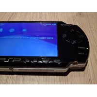 PSP 2004  Complete Set  + 32GB SD card met Topgames
