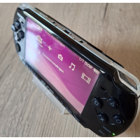 PSP 3004 nieuwstaat Complete Set  + 32gb game card met TOP-games