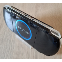 PSP 3004 nieuwstaat Complete Set  + 32gb game card met TOP-games