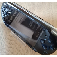 PSP 3004 nieuwstaat Complete Set  + 32gb game card met TOP-games