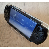 PSP 2004  incl. doos matching numbers!! Complete Set  + 32GB SD card met Topgames