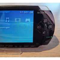 PSP 1004  Complete Set  + 32gb game card met TOP-games