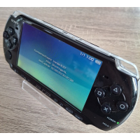 PSP 3004  Complete Set  + 32gb game card met TOP-games