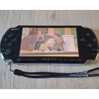 PSP 3004  Complete Set  + 32gb game card met TOP-games