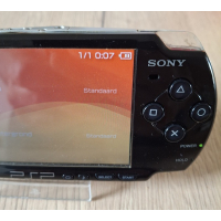 PSP 2004  zwart 10 games naar keuze op SD kaart