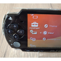PSP 2004  zwart 10 games naar keuze op SD kaart