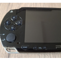 PSP 1004  zwart zeer net + 10 games naar keuze op SD kaart