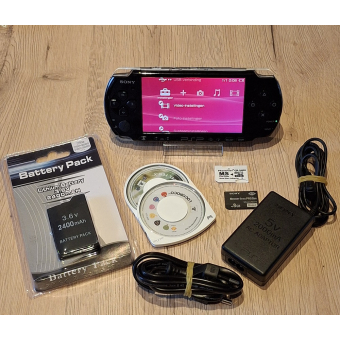 PSP 3000 complete set 8GB