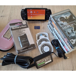 PSP 2004  Complete Set  met 4GB game card met TOP-games