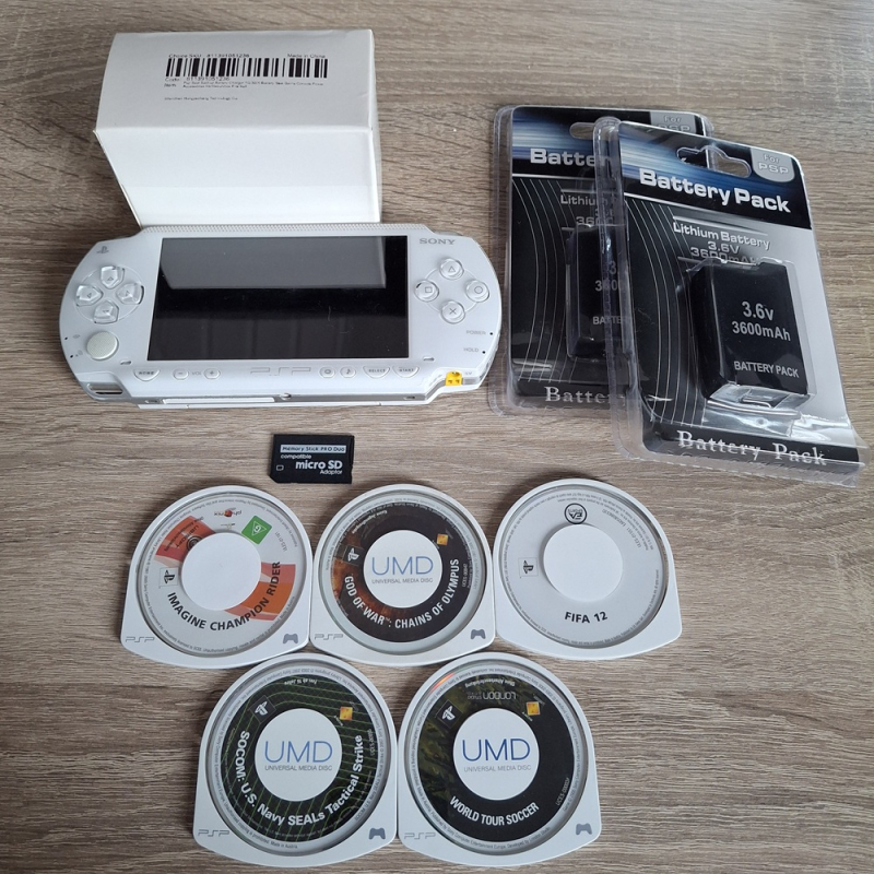 PSP 1004  wit Complete Set  + 64GB game card met TOP-games