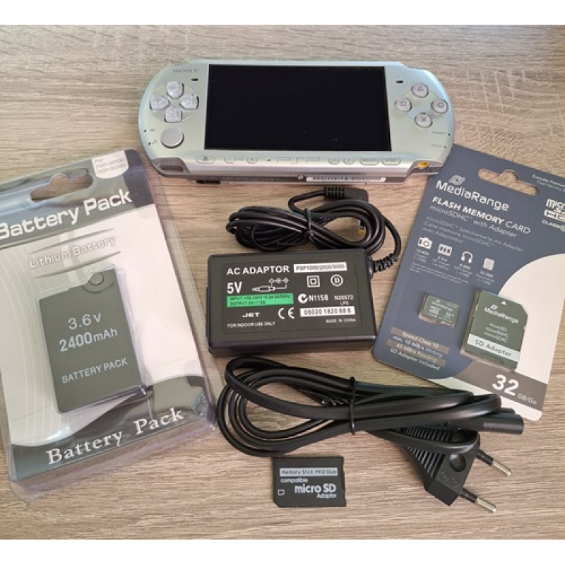 PSP 3004  Complete Set  + 32gb game card met TOP-games