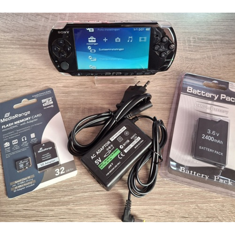 PSP 3004  Complete Set  + 32gb game card met TOP-games