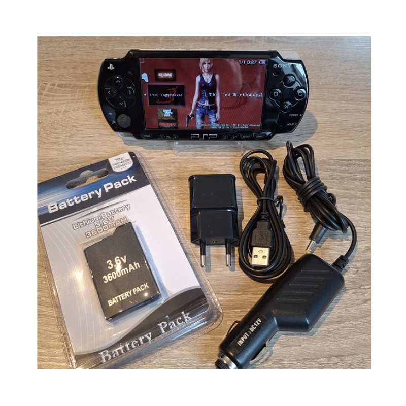 PSP 2004  Complete Set  + 8GB game card met TOP-games