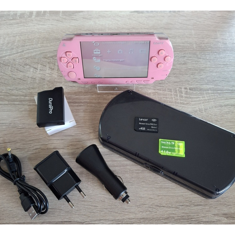 PSP 1004  Roze Complete Set  + 2 card met kinder games