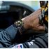 Horloge voor de auto liefhebber in vorm van velg met remschijf.